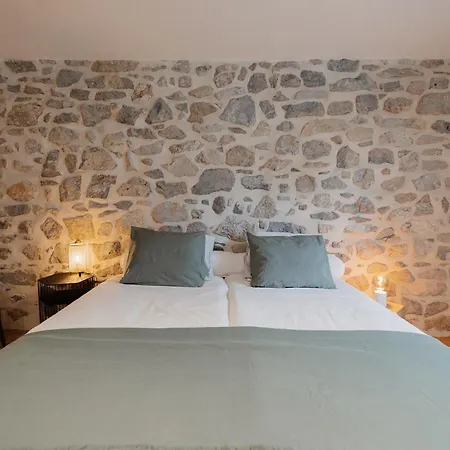 Au 26 Pas De La Place - Centre Historique - Dog Friendly Gerpinnes